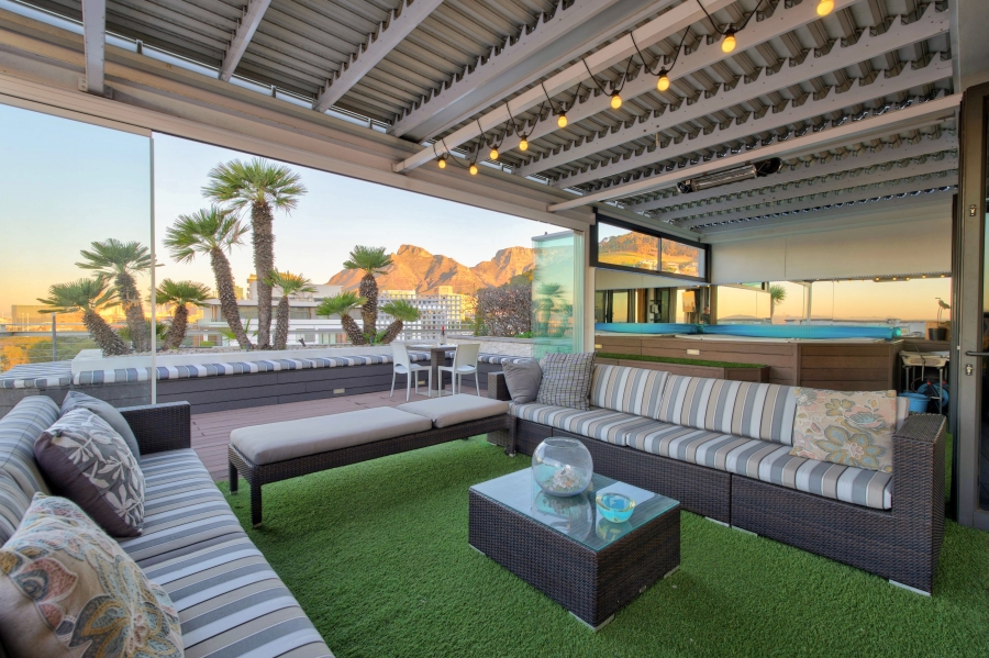 To Let 2 Bedroom Property for Rent in Green Point Western Cape